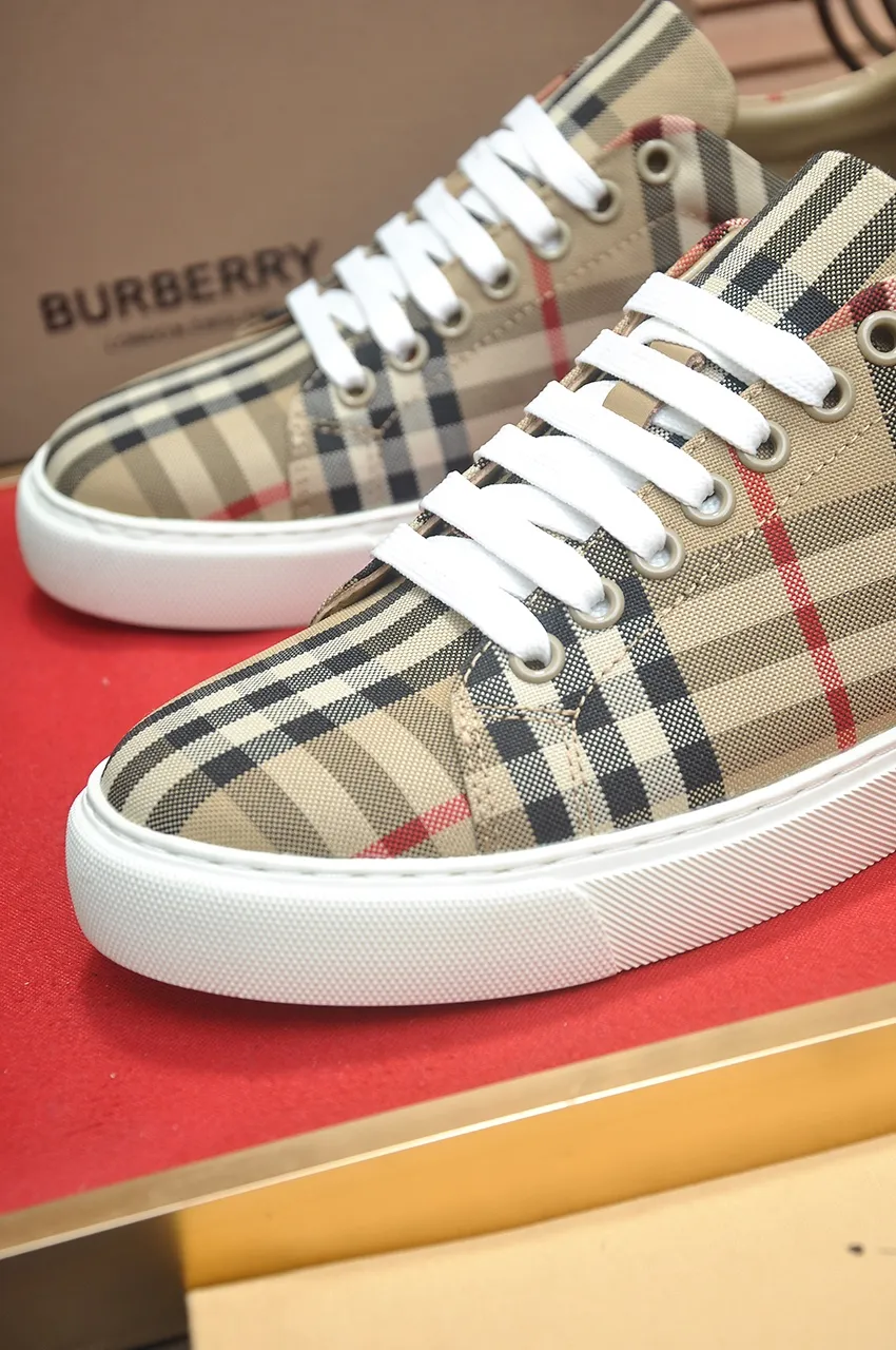 Men's shoes💰480💶[Burberry] (cowhide lining) classic low-top sneakers｜Imported cowhide with classic plaid fabric｜Cow leather lining｜Original outsole｜Fine workmanship and comfortable to wear Size: 38-44 (customized at 45)